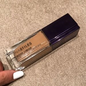 Fiona Stiles Luminous Foundation 06